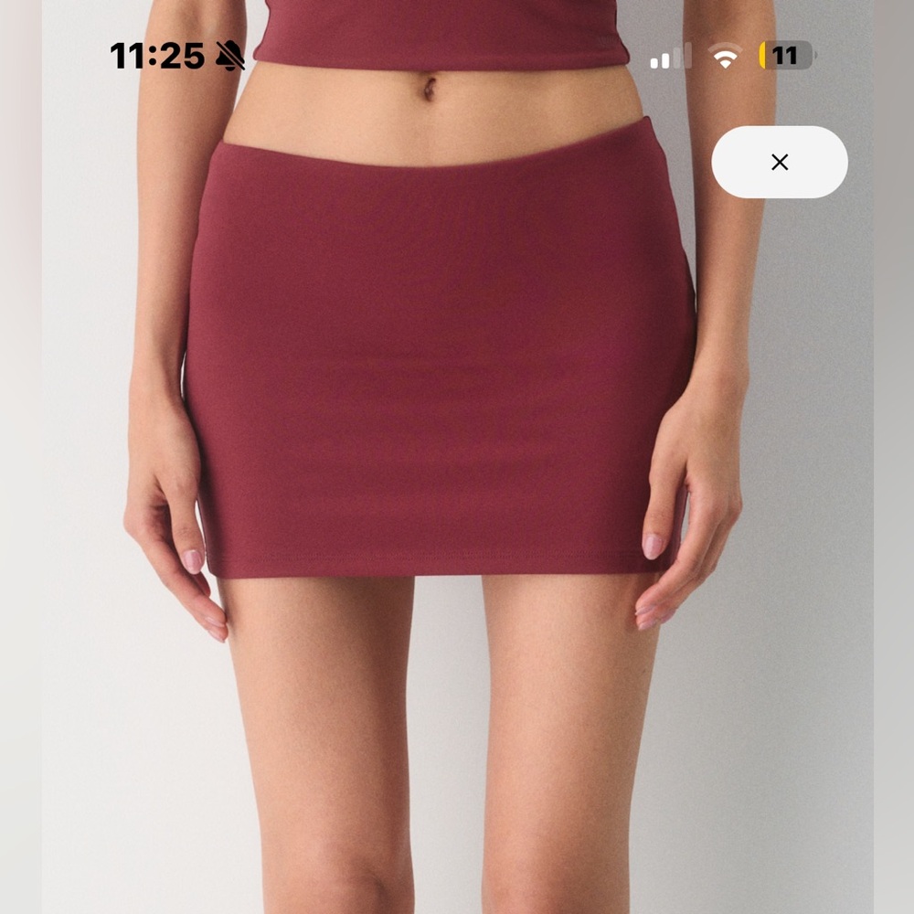 NWOT Aritzia Original Contour Request Micro Tube Skort in color Cordovan - Picture 3 of 4